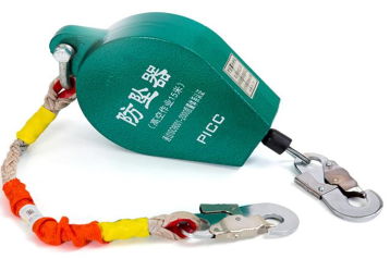 喝酒后不能再佩戴安全防墜器進行高空作業